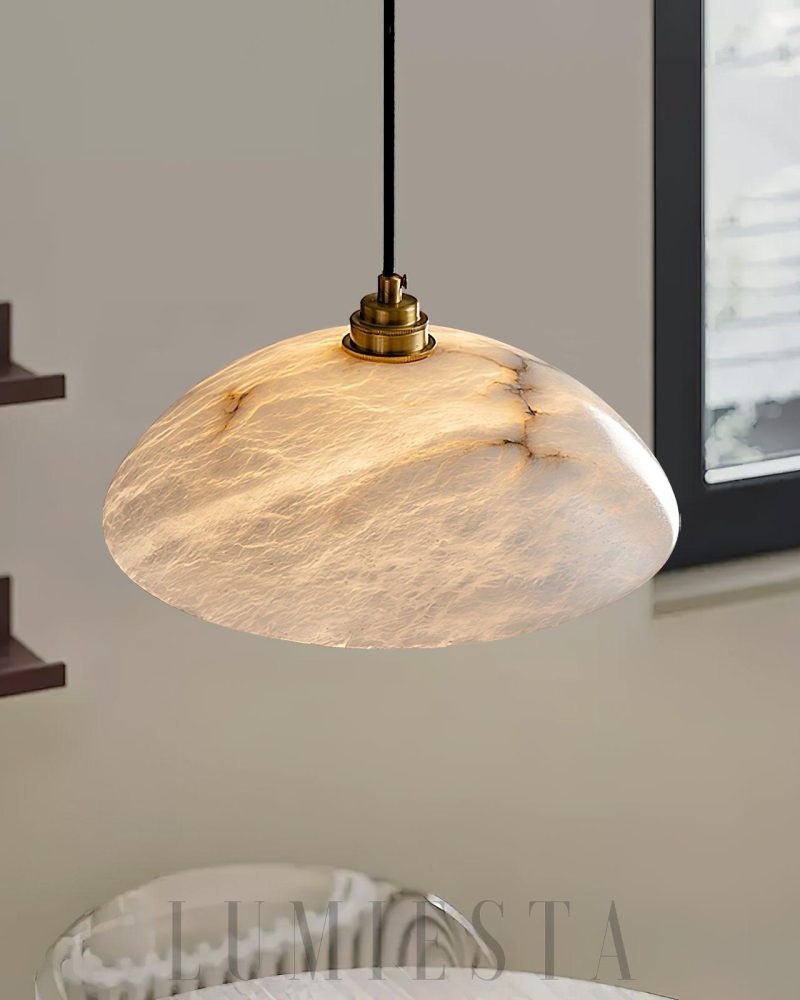 Lampa wisząca Alabastrowa kopuła stylowa mosiężna