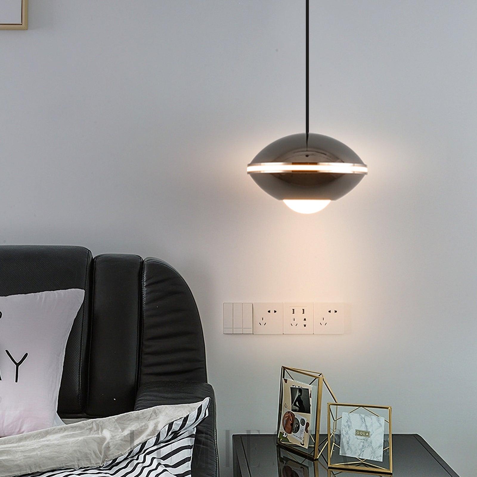Lampa wisząca Pendul o średnicy 10cm w kolorach czarnym białym złotym