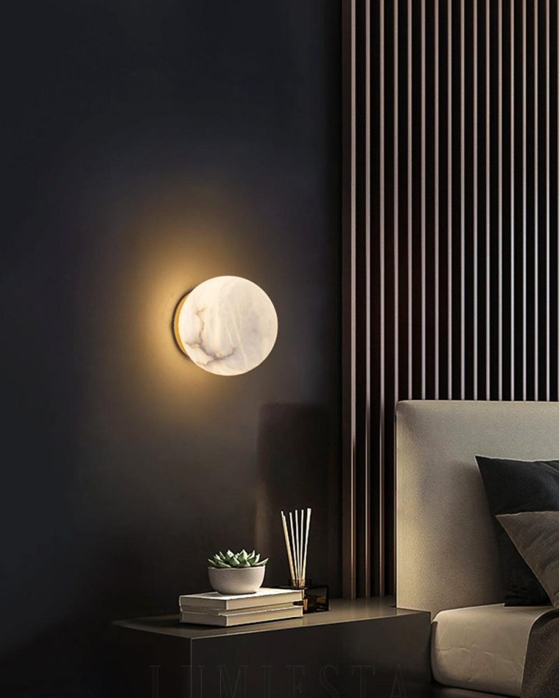 Elegancka lampa ścienna Alabaster w kształcie kuli Biały Złoty