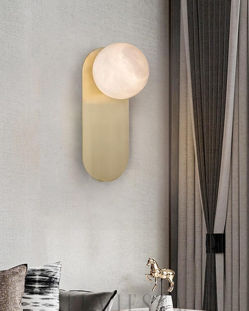 Lampa ścienna owalna alabastrowa sferyczna złota 12cm
