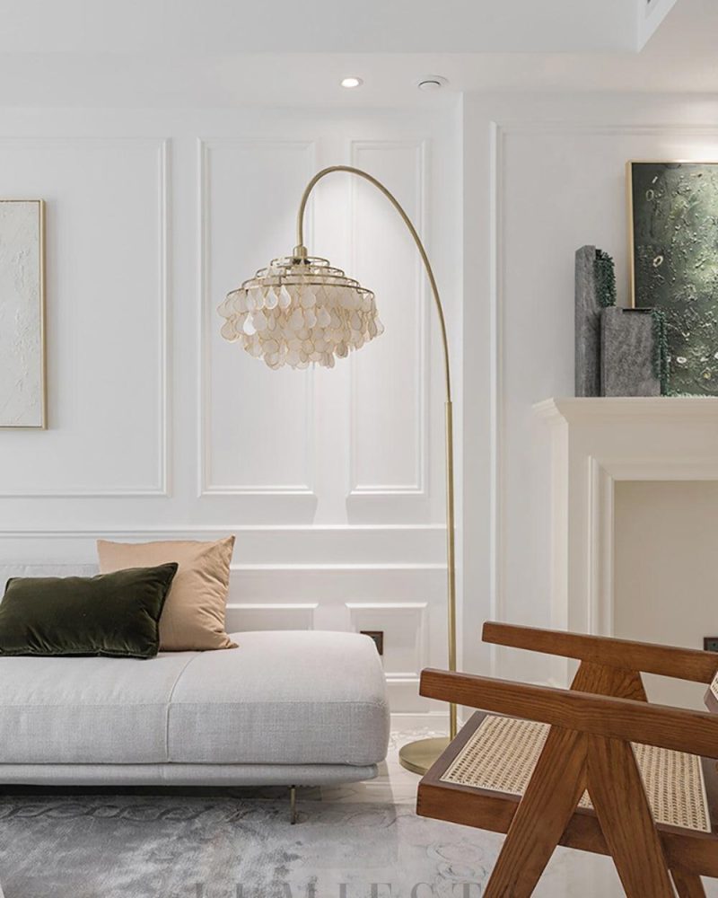 Lampa podłogowa Shell Teardrops w stylu złotym i białym