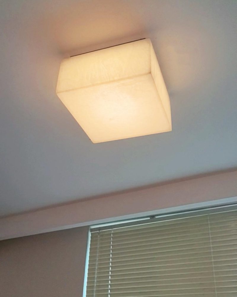 Lampa sufitowa Rivage w kształcie prostokąta w trzech kolorach