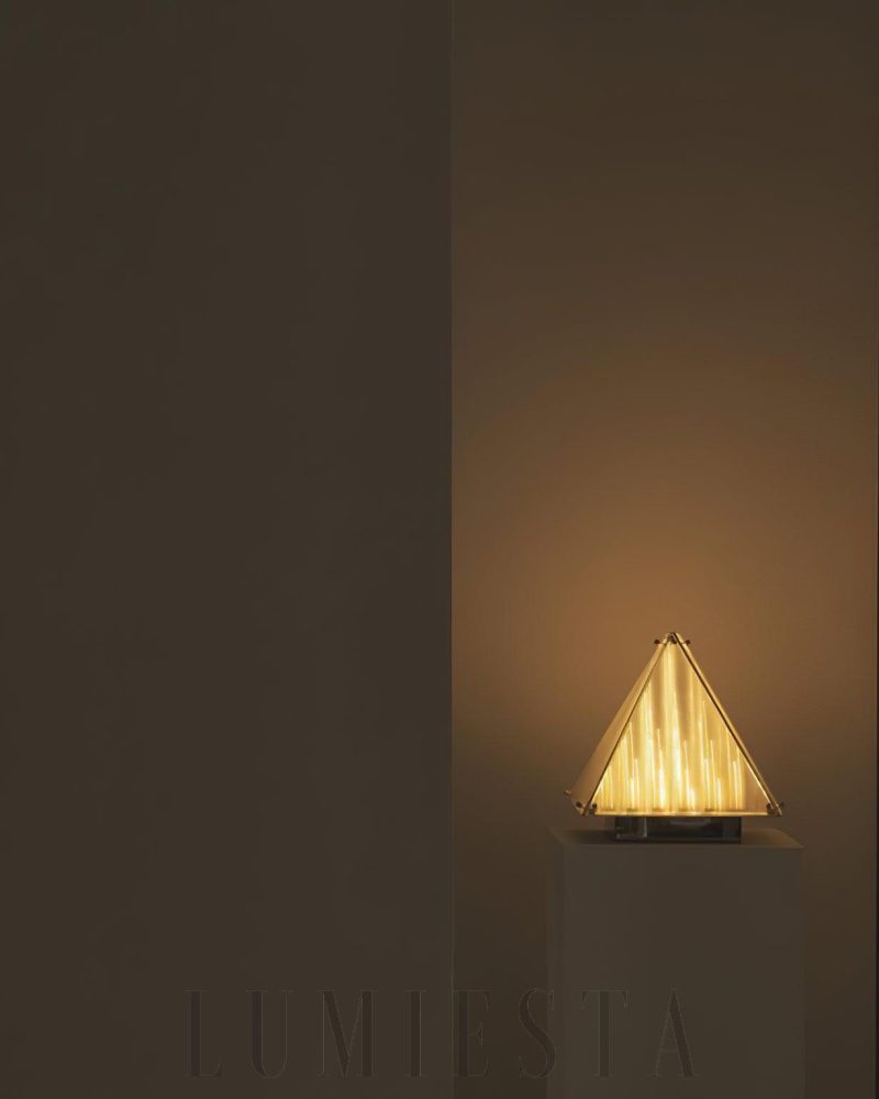 Lampa stołowa Fragment z przeszkloną konstrukcją w chromie