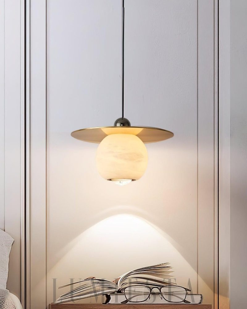 Lampa wisząca Flavas w stylu nowoczesnym z alabastru i mosiądzu