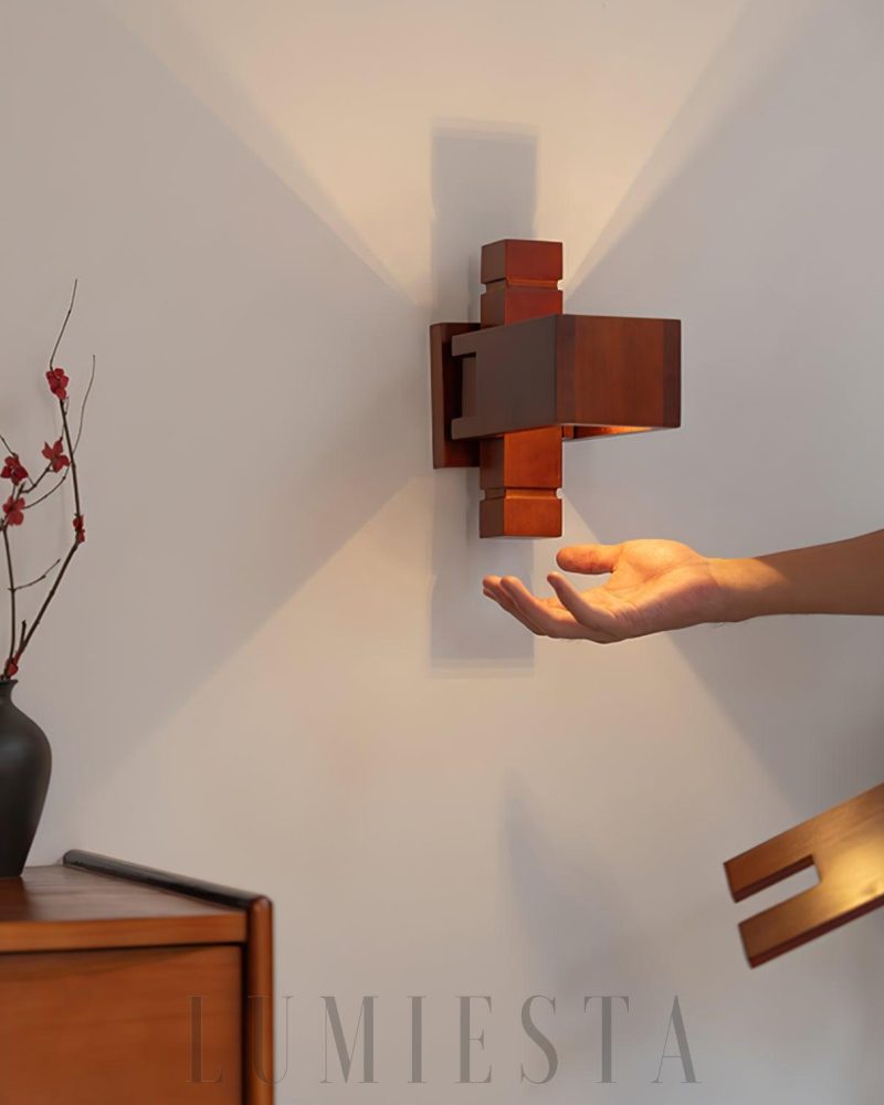Lampa Ścienna Taliesin Orzechowa Unikalny Styl 25cm 60cm