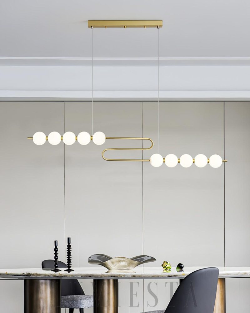 Lampa wisząca Pearl Chain w mosiężnym stylu z akrylowymi kulami