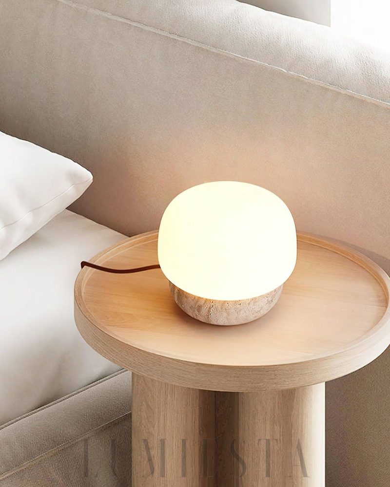 Lampa stołowa Doudou w kształcie okrągłym z travertynu beżowa
