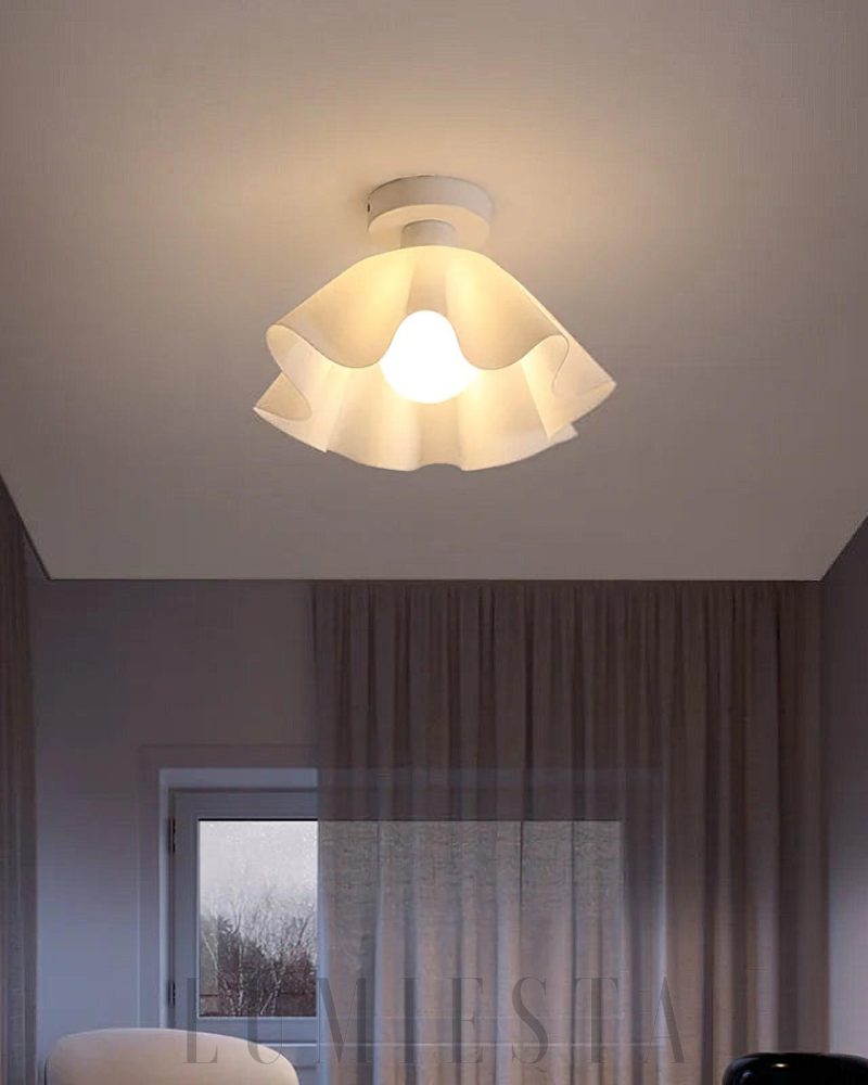 Lampa sufitowa Nightbloom w kształcie kwiatu w kolorze białym