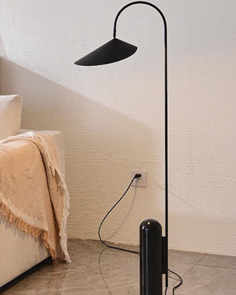 Lampa podłogowa Arum Duckbill w nowoczesnym stylu czarnym i beżowym