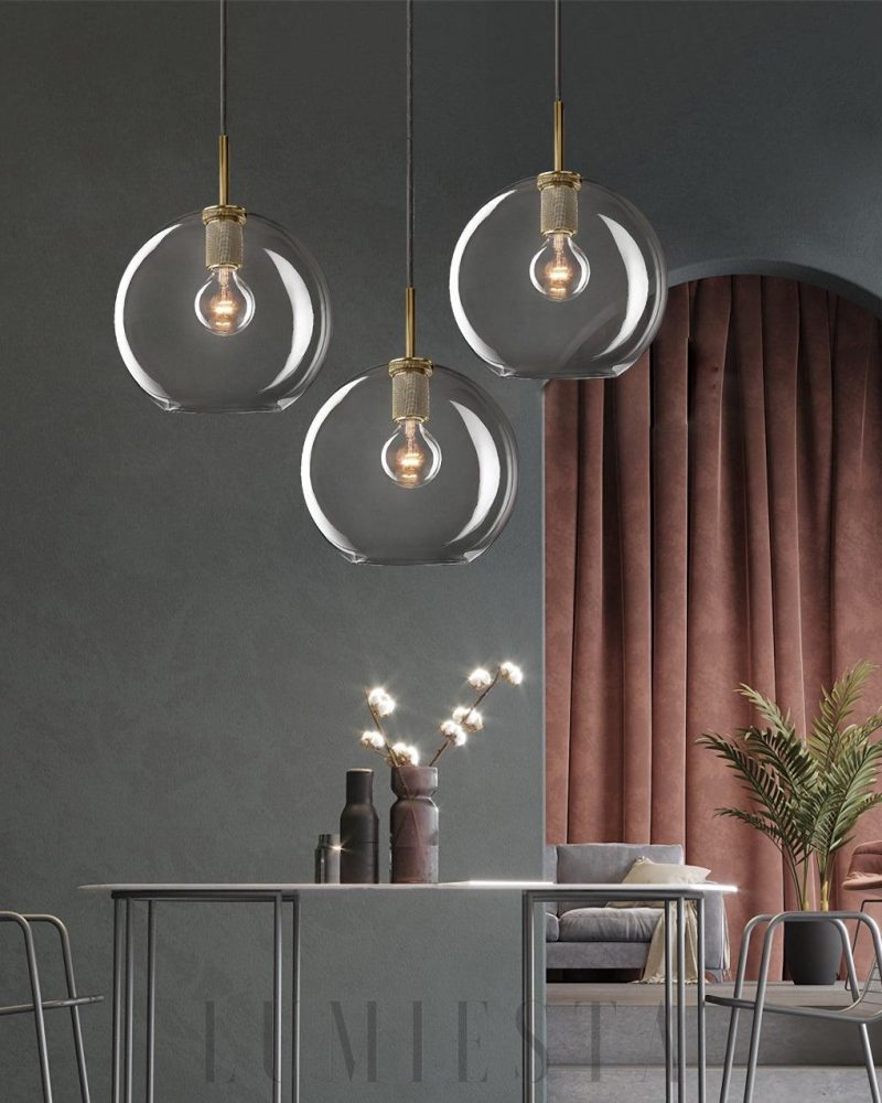 Lampa wisząca szklana w mosiężnej oprawie styl industrialny