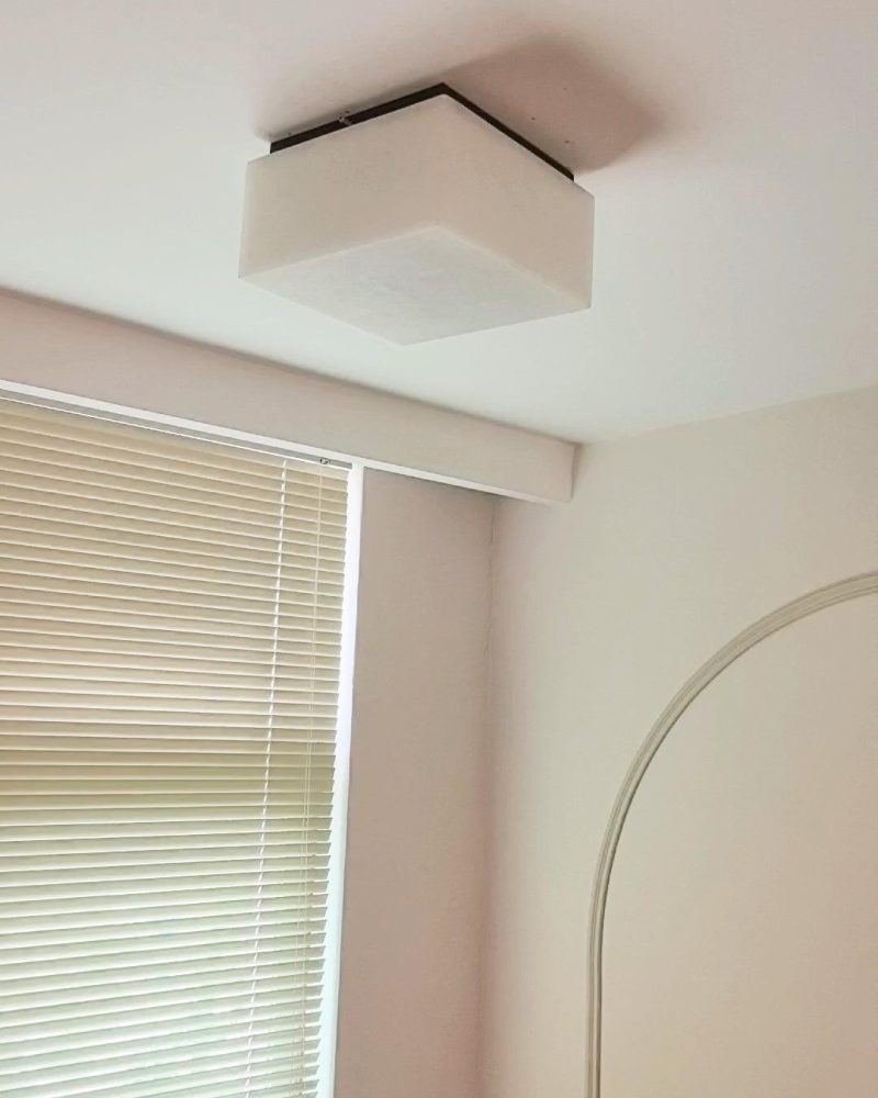 Lampa sufitowa Rivage w kształcie prostokąta w trzech kolorach