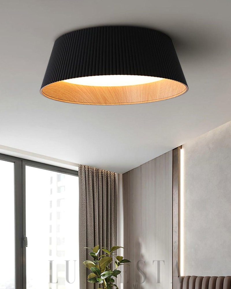 Lampa sufitowa z żebrowanym kloszem w kolorze czarnym lub białym