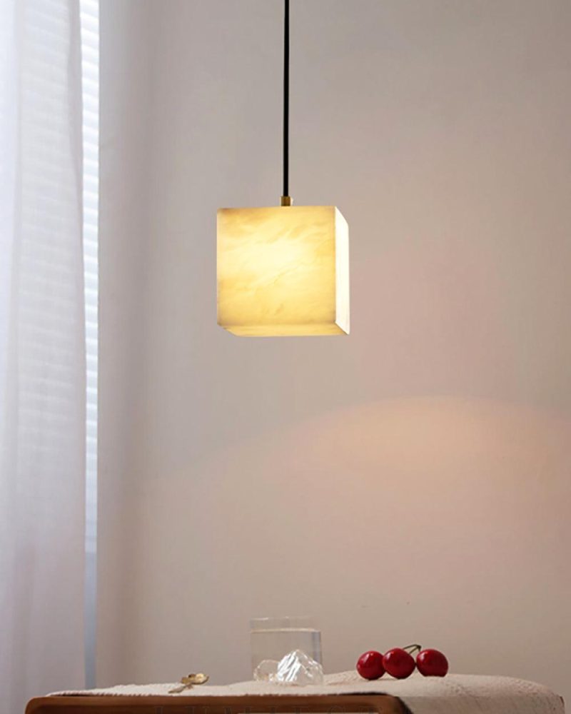 Nowoczesna lampa wisząca kwadratowa z alabastru biało złota 12cm
