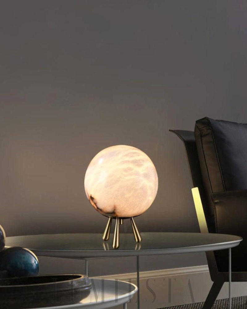 Lampa stołowa Romi w kształcie kuli w kolorze złotym i białym