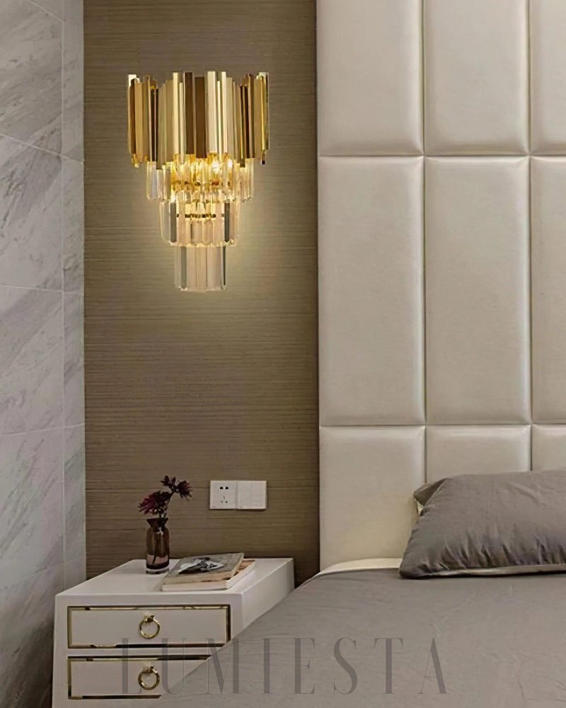 Lampa ścienna Bourbons Crystal w złotym stylu 30cm x 45cm