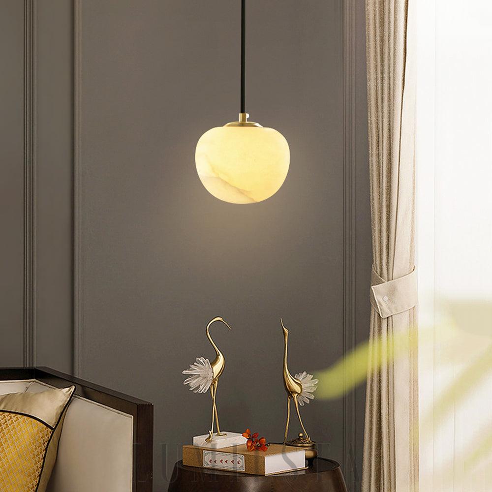 Nowoczesna okrągła lampa wisząca z alabastru biała złota 15cm