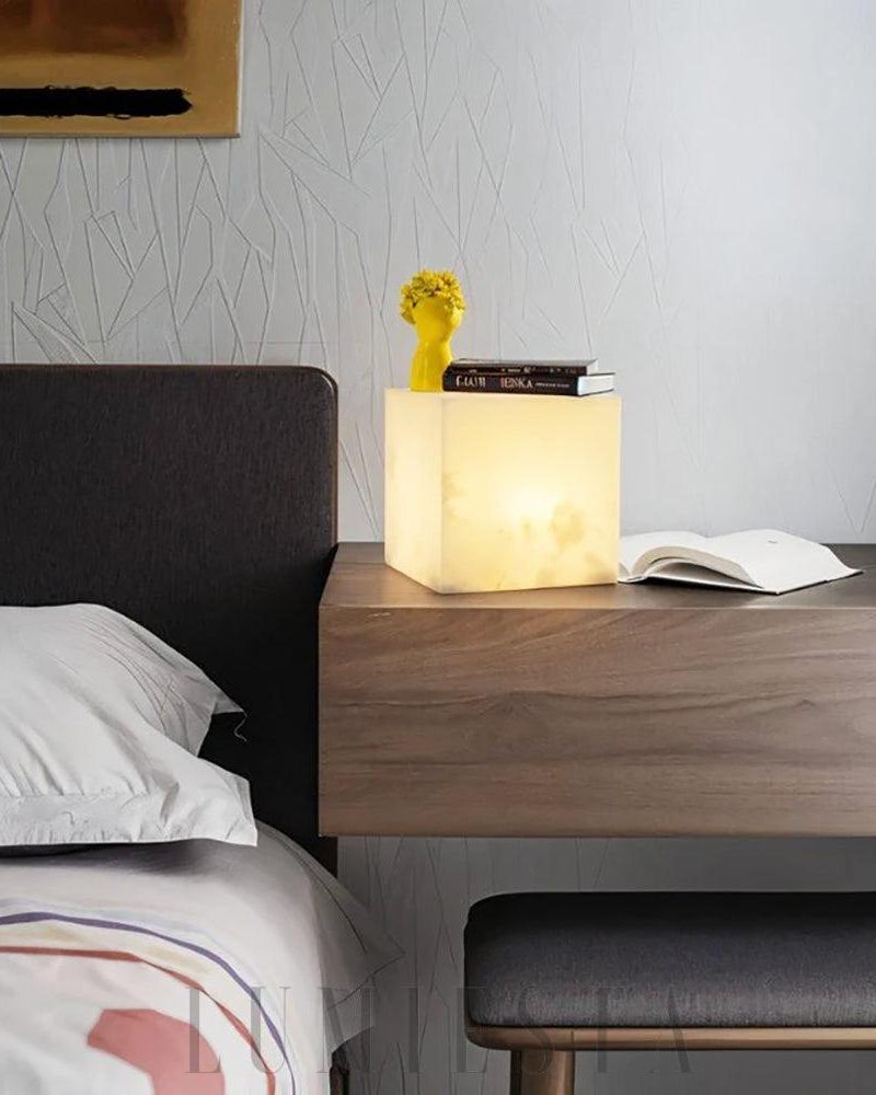 Lampa stołowa Alabastrowa w kształcie sześcianu 20cm 30cm