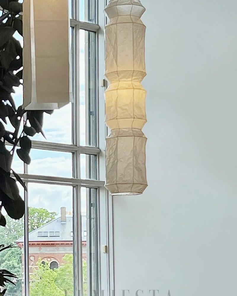 Lampa wisząca Akari L6 z białym kloszem i czarnym przewodem