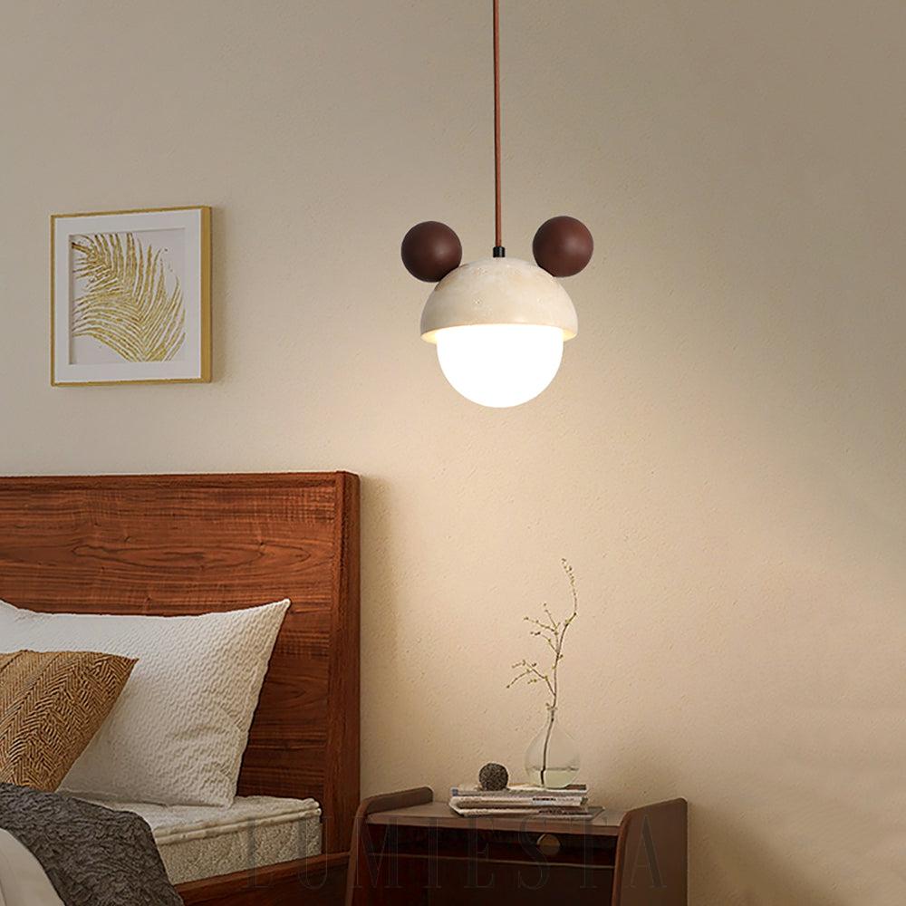 Lampa wisząca Domiere z travertynu i drewnianymi akcentami