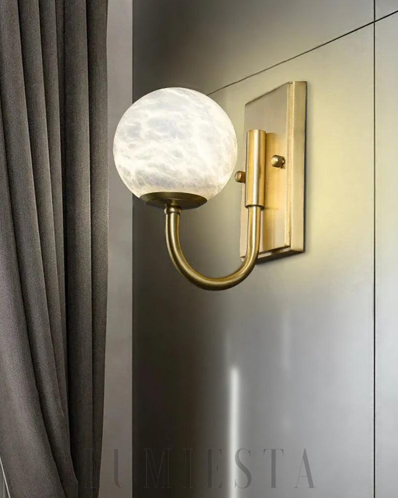 Nowoczesna kula alabastrowa lampa ścienna złota i biała