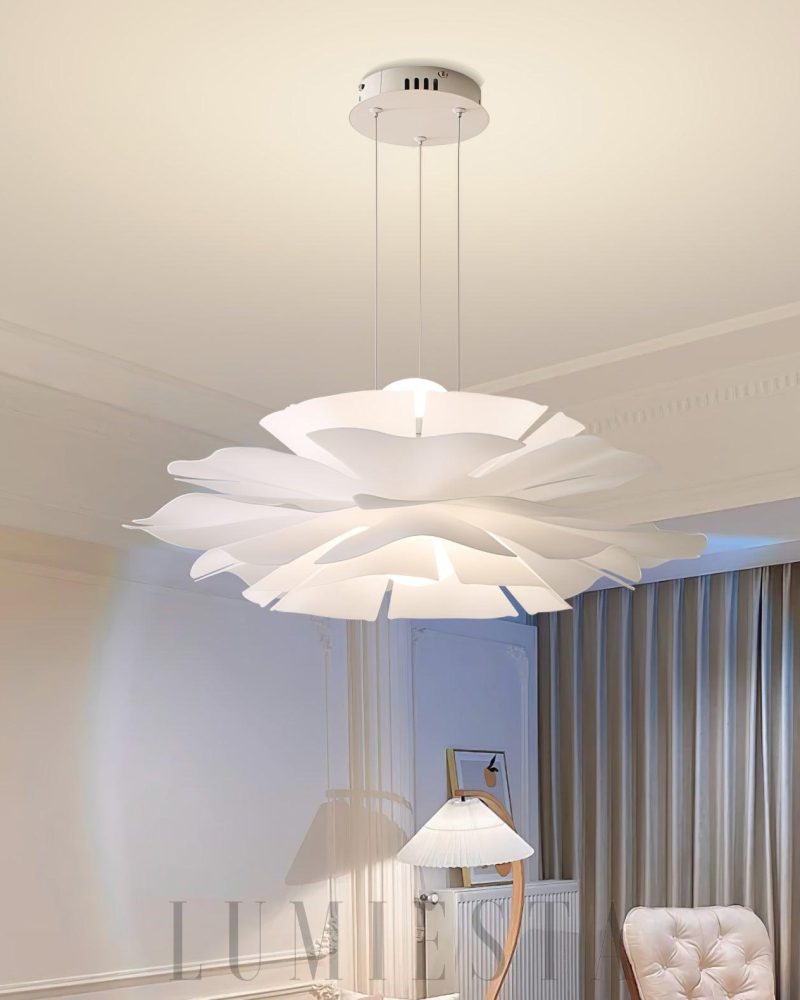 Lampa wisząca w kształcie kwiatu lotosu w kolorze białym