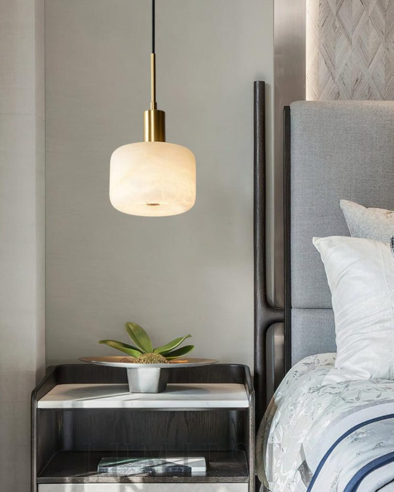 Lampa wisząca z alabastru w stylu minimalistycznym złota i biała