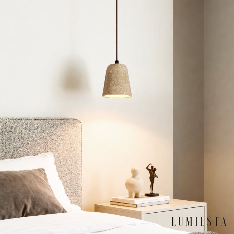 Amalfia - lampa wisząca z żółtego trawertynu, profil oprawy przy suficie