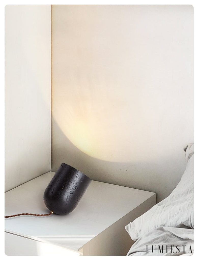 Athenora - lampa stołowa z trawertynu i metalu, detale wykończenia