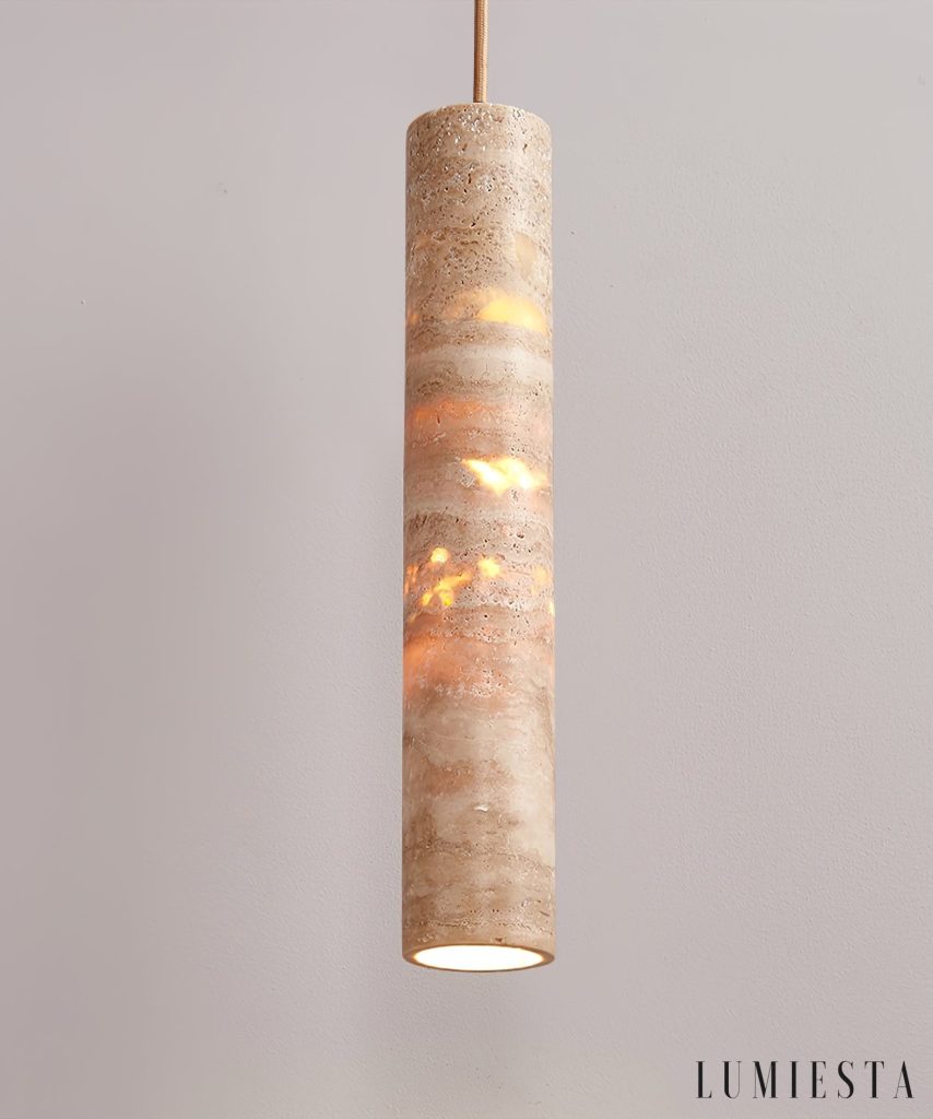 Aureliax - smukła lampa wisząca z trawertynu, widok na proporcje 25 cm