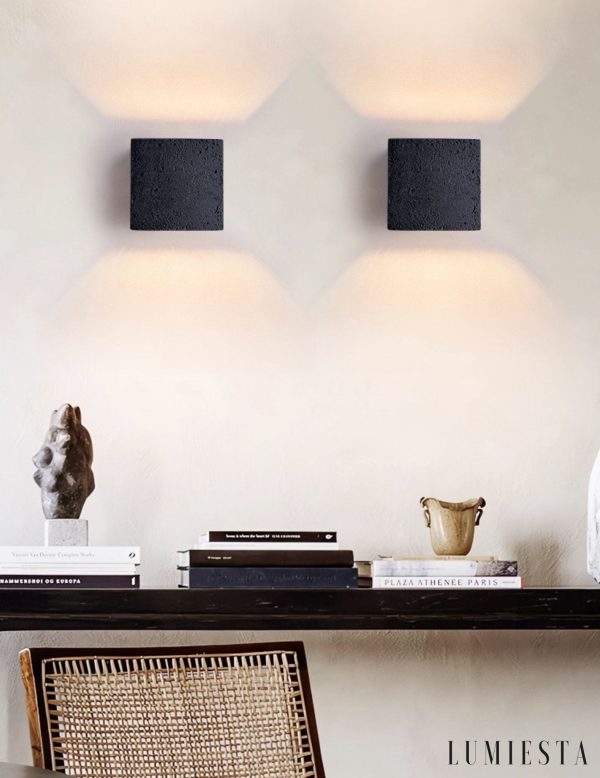 Bilboria - Kinkiet nowoczesny metalowy, czarny trawertyn do salonu, Ø12×12 cm