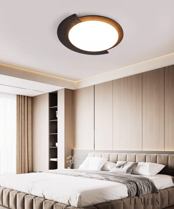 Gwiezdaron - Plafon czarny trawertyn z drewnianym akcentem, do salonu, Ø45/58 cm