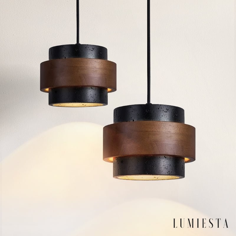 Latinae - lampa wisząca z czarnego trawertynu, widok z boku z detalem orzecha