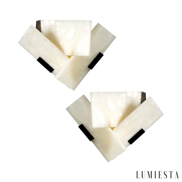 LuminisX - nowoczesny kinkiet biały, widok na metalową podstawę i alabastrowy korpus
