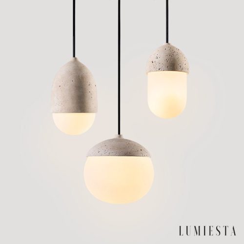 Mykenea - lampa wisząca trawertynowa żółto-biała, widok z lekka pod kątem