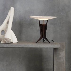 Pompeira - Lampa stołowa metalowa z alabastrem, czarna do salonu, Ø34x33 cm