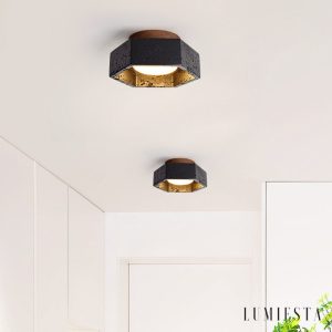 Lumiesta-rivieris-plafon-trawertynowy-czarny-z-drewnem-orzechowym-do-salonu-177-cm-3.jpg Rivieris - Plafon trawertynowy czarny z drewnem orzechowym do salonu Ø17×7 cm