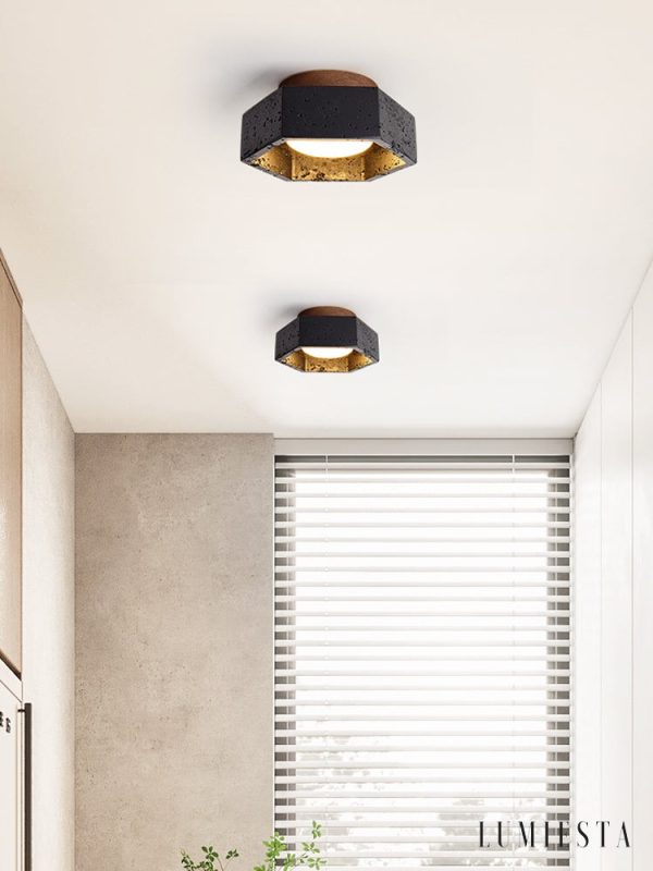 Lumiesta-rivieris-plafon-trawertynowy-czarny-z-drewnem-orzechowym-do-salonu-177-cm-7.jpg Rivieris - Plafon trawertynowy czarny z drewnem orzechowym do salonu Ø17×7 cm