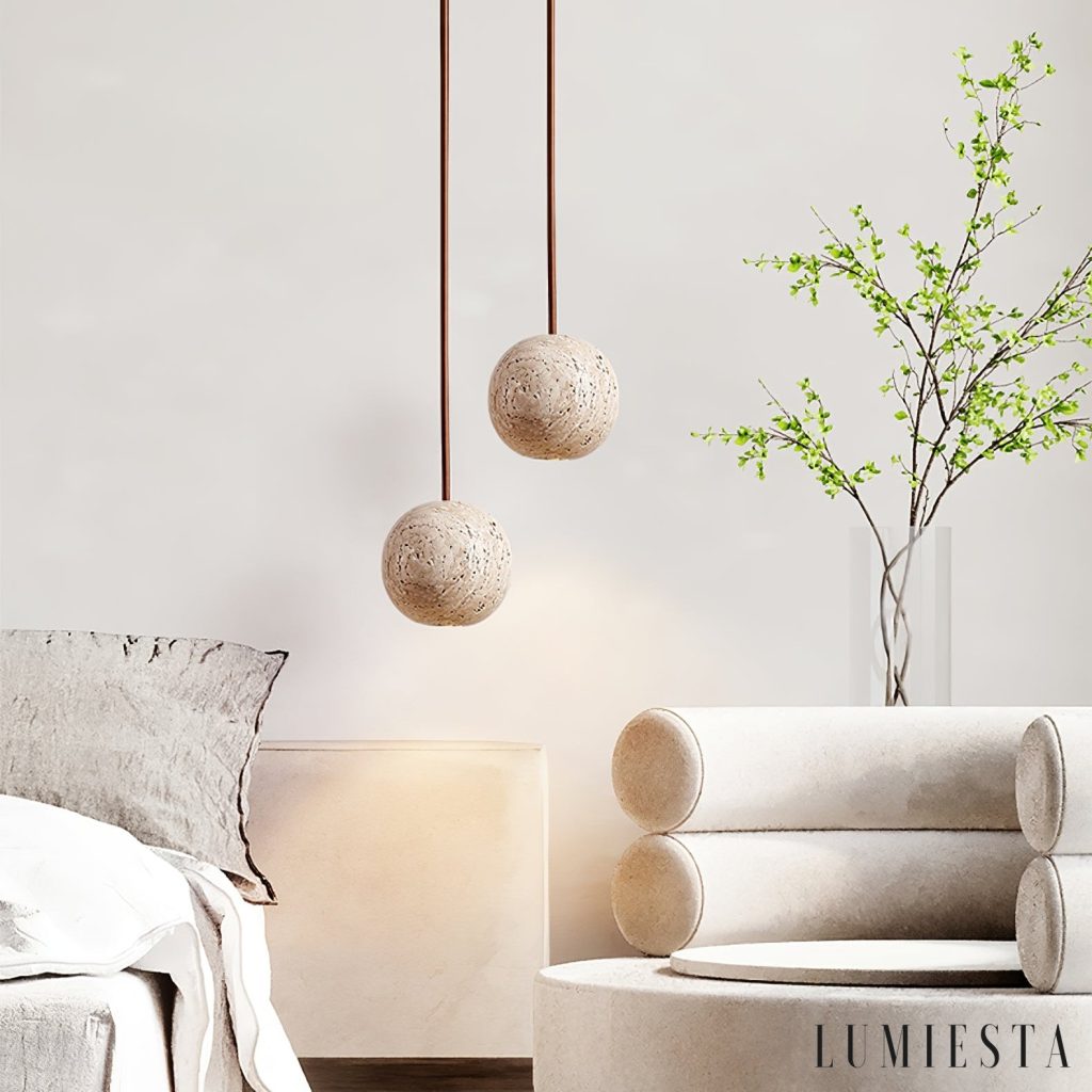 Sferaluna - lampa wisząca travertynowa żółta, widok z przodu
