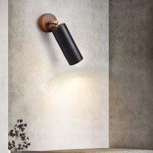 Sierava - Kinkiet drewniany orzechowy z czarnym trawertynem do salonu Ø7 x 16 cm