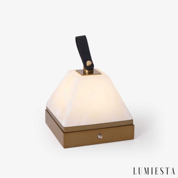 Lampa stołowa alabastrowa złota Toscoria, widok z przodu, do sypialni