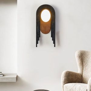 Troiana - Lampa wisząca trawertynowa, czarna z drewnem do salonu Ø18×40 cm