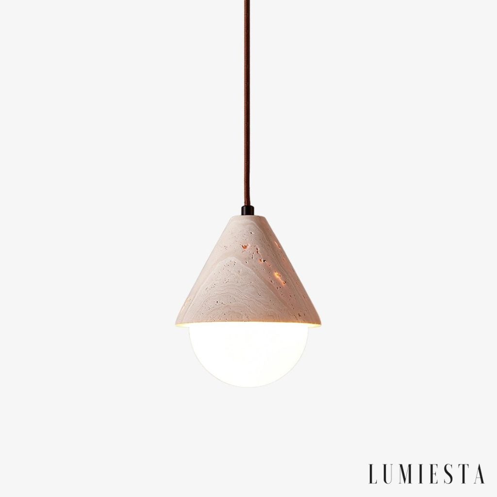 Lampa wisząca Tufaria z trawertynu, detal żółto-białego klosza
