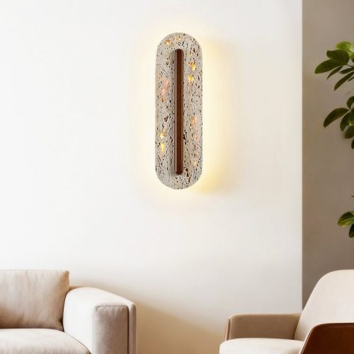 Yucatara lampa wisząca skandynawska w orzechowym wykończeniu, pionowy detal z żółtego trawertynu