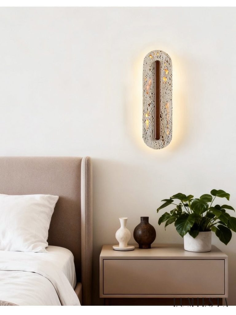 Lampa Yucatara nad stół, pionowa forma z żółtego trawertynu i drewna orzechowego