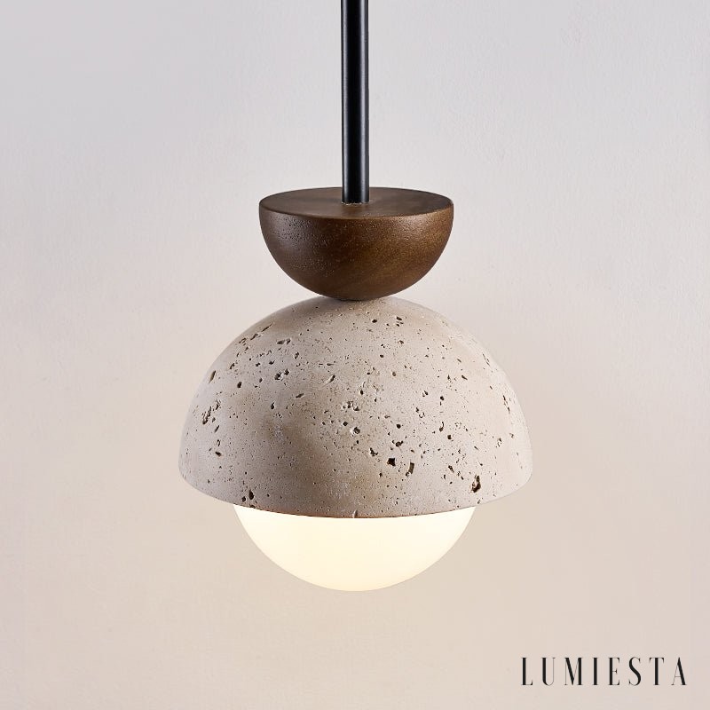 Lampa wisząca trawertynowa drewniana do salonu - boczny widok klosza Ø15 x 20 cm