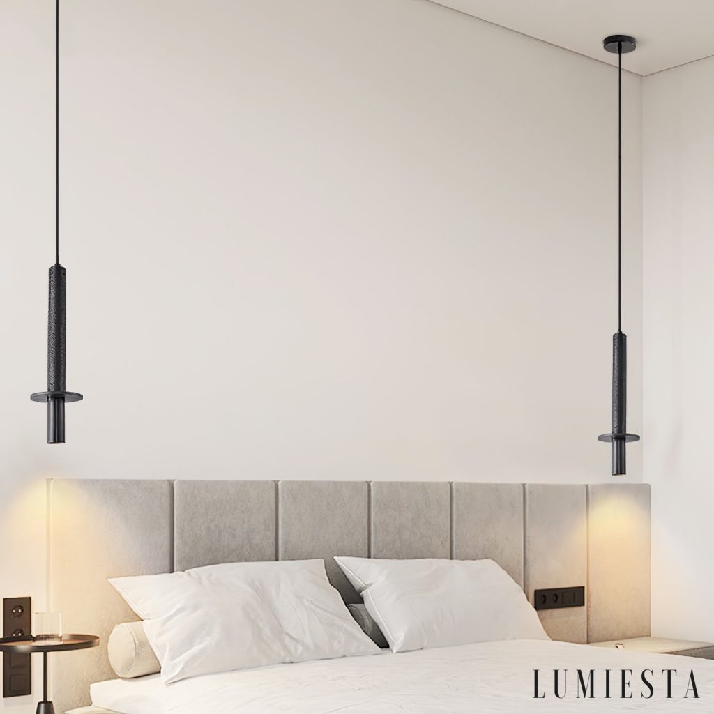 Zurichia - lampa wisząca z metalu i trawertynu, widok z lekkim skosem