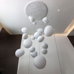 Ofisi – elegancka lampa wisząca w stylu Art Deco