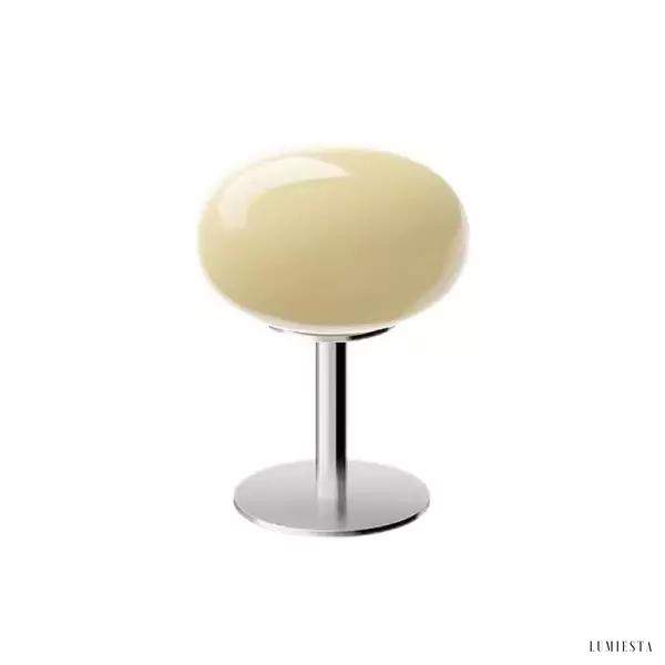 Biała lampa stołowa Bauhaus z białym owalnym kloszem, detal profilu