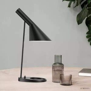 Asymetryczna metalowa lampa stołowa biała - widok od tyłu