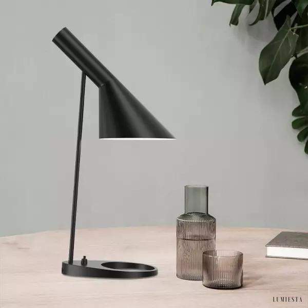 Asymetryczna metalowa lampa stołowa biała - widok od tyłu